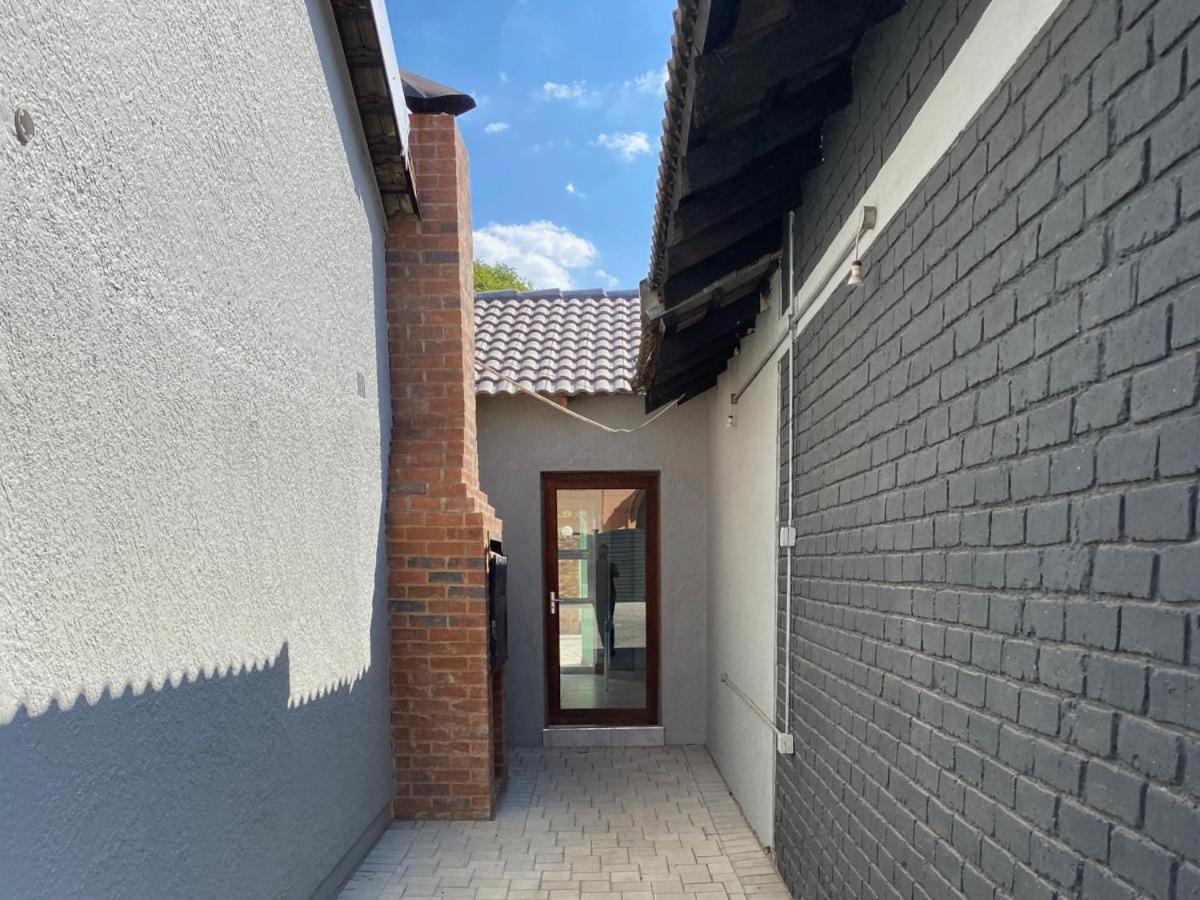 Staysure Guesthouse Alberton Esterno foto